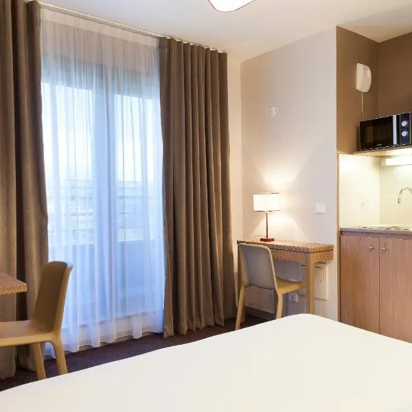 Nehô Suites Porte de Genève - Gare Annemasse, hotel em Annemasse