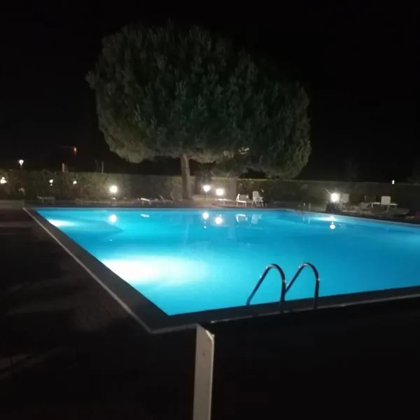 Casa Gisela, hotel v destinácii Desenzano del Garda