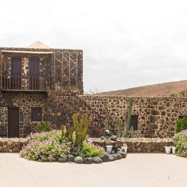 Hotel Rural Restaurante Mahoh, hotel di Corralejo