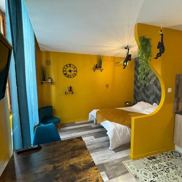 JuNgLe ROOM, hotel u gradu 'Romans-sur-Isère'