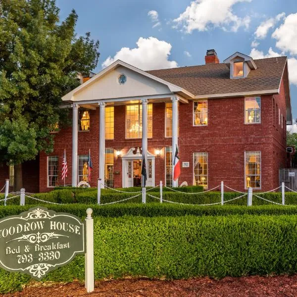 Woodrow House Bed & Breakfast: Lubbock şehrinde bir otel