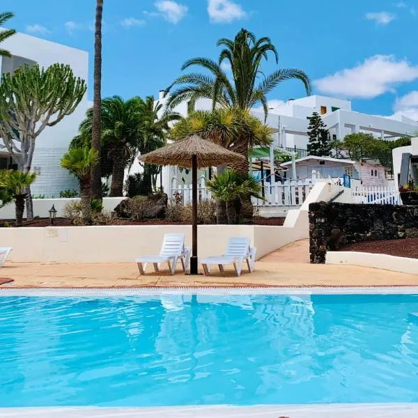 Luxury Sea Apartment Lanzarote PaLù Holiday House, ξενοδοχείο σε Costa Teguise