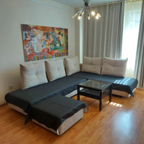 Private Apartment in Saint Elena, готель у місті Святі Костянтин і Олена