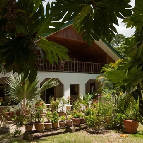 Jeanny's Apartment, viešbutis Grand'Anse Praslin