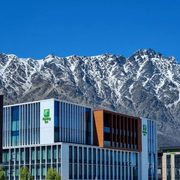 Holiday Inn Queenstown Remarkables Park, hotel in Wharehuanui