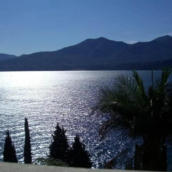 Little Suite Near Lake, hotel em Verbania