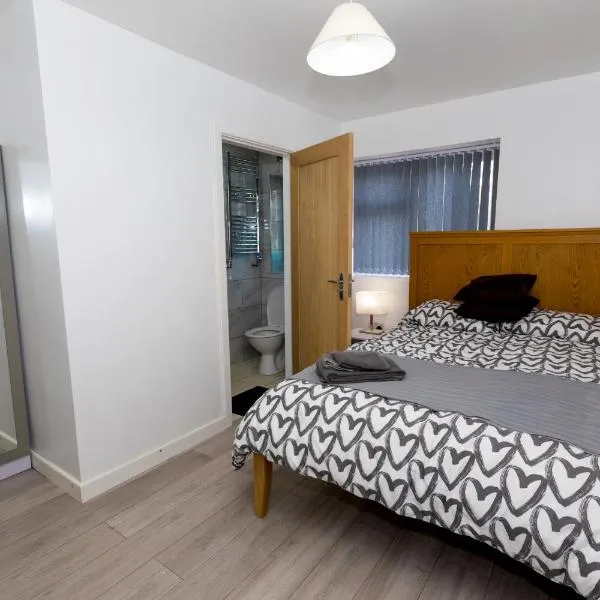 Comfortable stay in Shirley, Solihull - Room 1, hotelli Birminghamissa