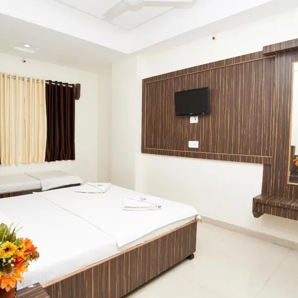 Blueberry Budget Hotel, hotel sa Shirdi