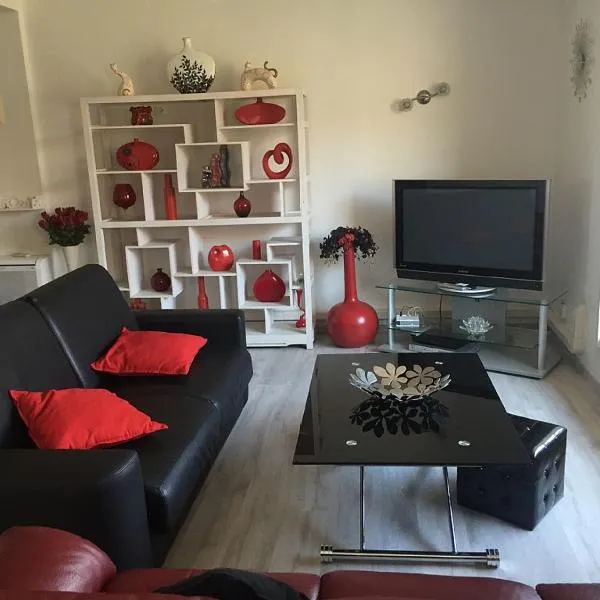 MAGNIFIQUE T3 85m2 VIEUX PORT/CORNICHE, Hotel in Marseille