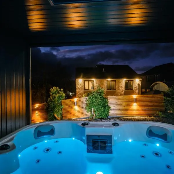 Rockside - Luxury 1 bedroom home with hot tub central, parking pet friendly hot tub turns off 930pm, hotel di Windermere