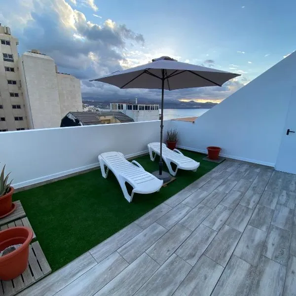 Holiday Home & Rooftop Lounge, hôtel à Las Palmas de Gran Canaria