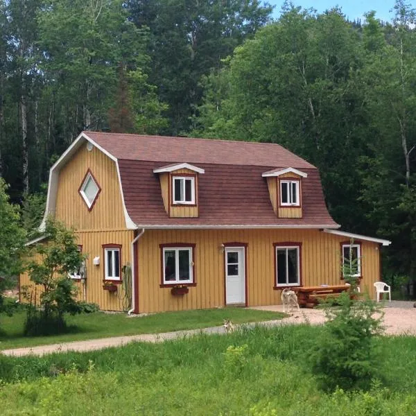 Grangette Entre Chiens et Loups, hotel en L'Anse-Saint-Jean