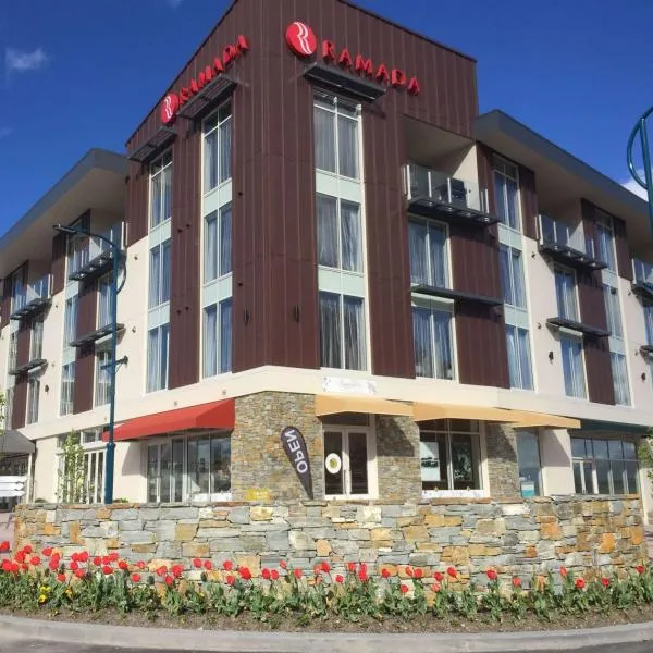 Ramada Suites by Wyndham Queenstown Remarkables Park, hotel in Wharehuanui