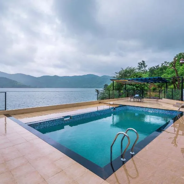 SaffronStays Riverdale, Mulshi - Lakefront villa with pool and mountain view, hotel i Lavasa