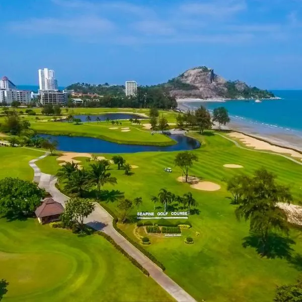 Seapine Beach Golf and Resort Hua Hin, hotel em Hua Hin