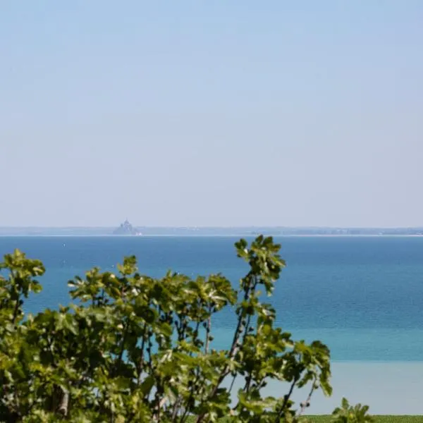 La Metairie-du-Vauhariot - Chambre Ou Lodge - Piscine Chauffée - Vue Mer et Mont Saint Michel - GR34, готель у місті Канкаль