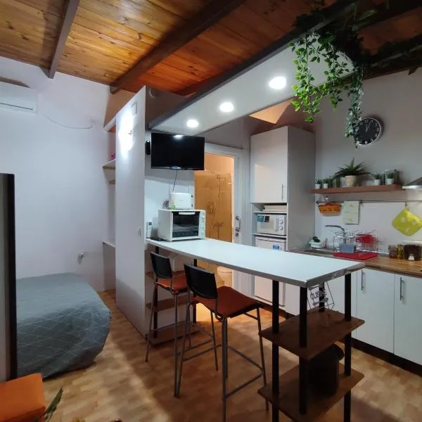 Apartamento 2, Chalet Manzano a 15" de Sevilla, a 30" del Aeropuerto de Sevilla, hotel di Seville