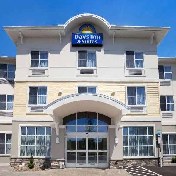 Days Inn & Suites by Wyndham Altoona, hotelli kohteessa Altoona