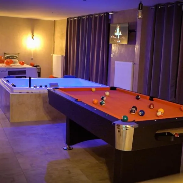 स्ट्रासबर्ग में, होटल LE LOFT A BULLES (85m2 Jacuzzi Hammam Billiard Bar Douche Sauna)