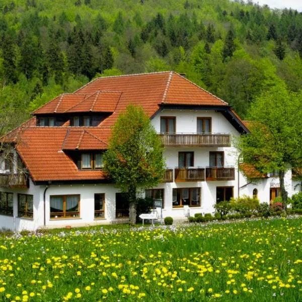 Rhön-Hotel Sonnenhof - Restaurant & Café: Gersfeld şehrinde bir otel