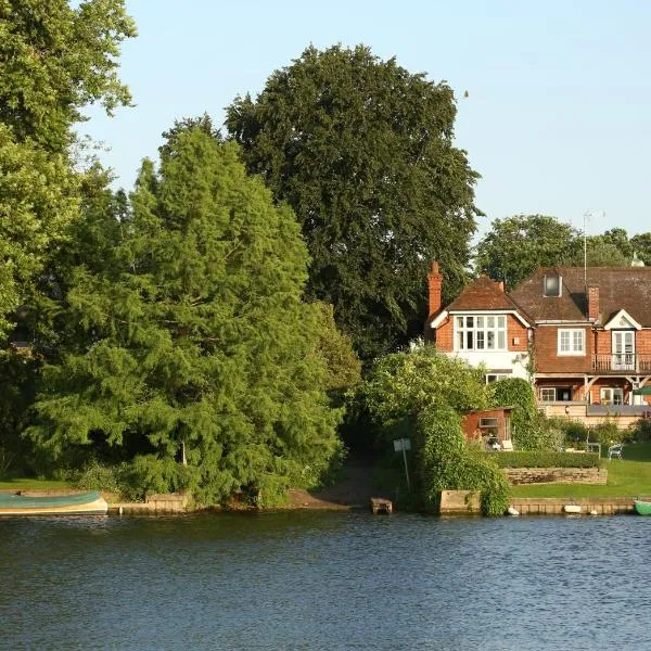 Inverloddon Bed and Breakfast, Wargrave, хотел в Рединг