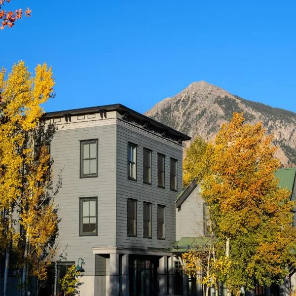 Crested Butte Hostel، فندق في كريستيد بات