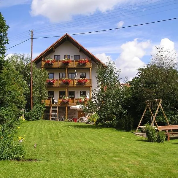 Gästehaus & Ferienhof Hüfner: Gersfeld şehrinde bir otel