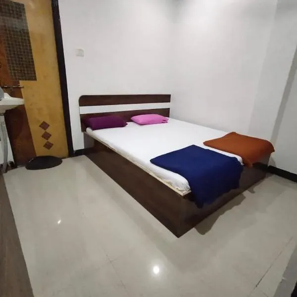 Sai Ganesh Guest House, hotel di Shirdi