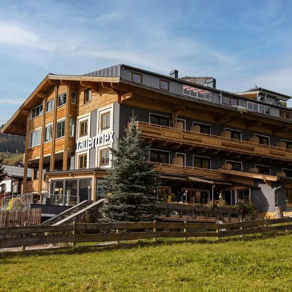 Hotel . Wirtshaus TauernHex, hotel u gradu 'Piesendorf'