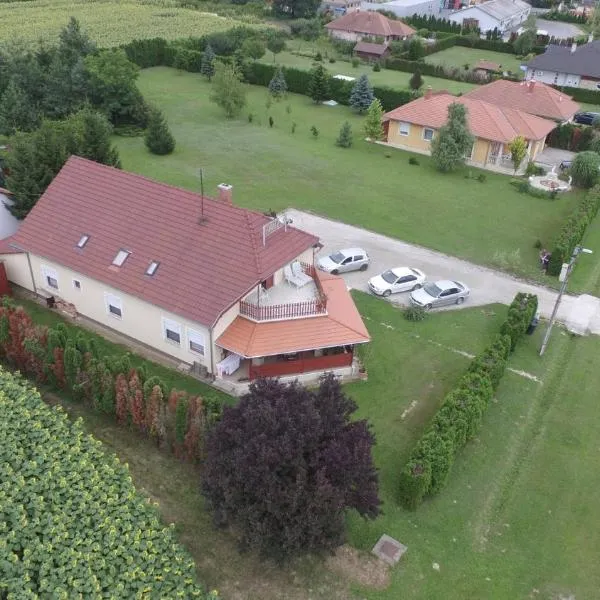 Vadvirág vendégház, hotel in Lenti