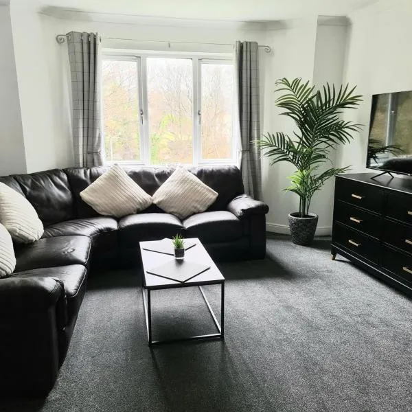 Levenside Holiday Apartment, Balloch, Loch Lomond, hotel a Balloch