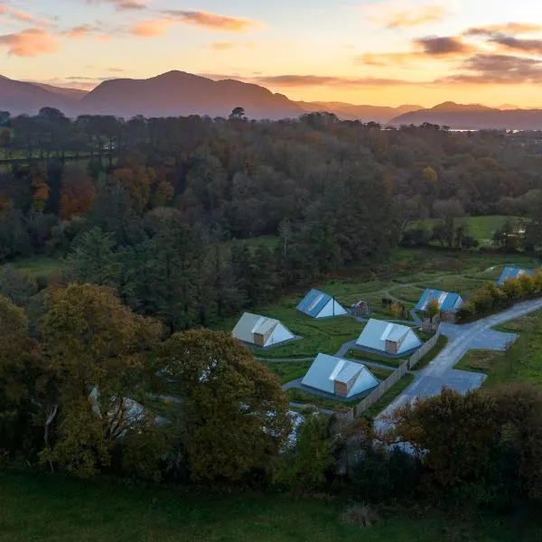 Killarney Glamping at the Grove, Suites and Lodges, hótel í Killarney