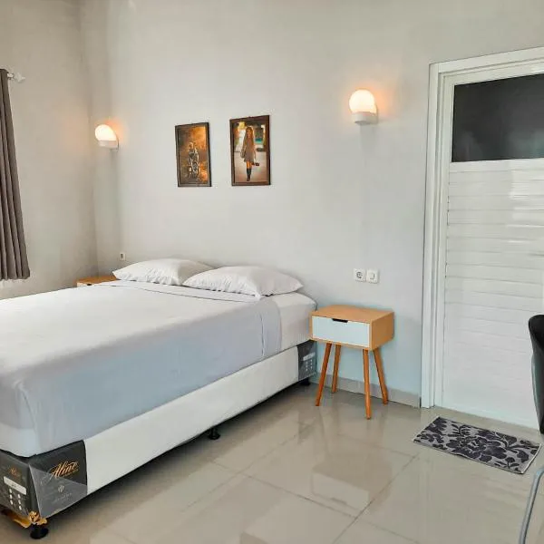 Rosemary Homestay, hotel in Batu