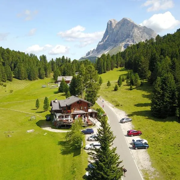 Edelweißhütte: Funes'te bir otel