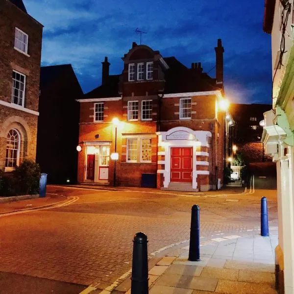 The Old Post Office Boutique Guesthouse, hótel í Hythe