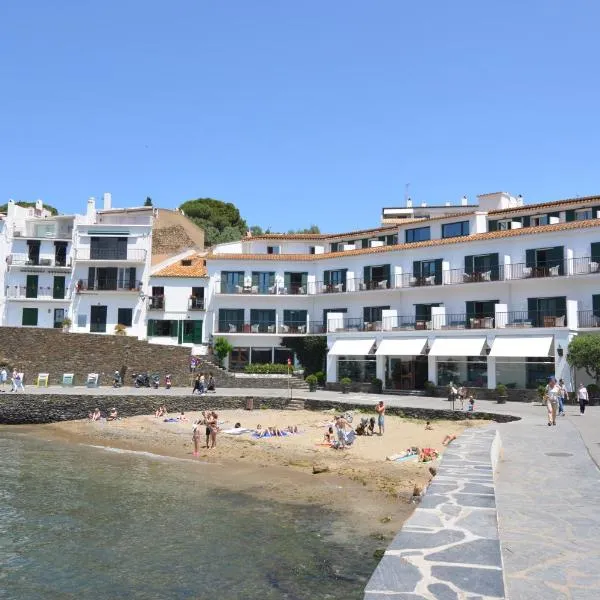 Cadaqués में, होटल Hotel Playa Sol