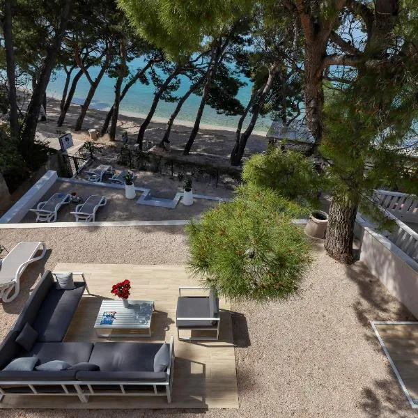 Luxury Rooms Paradise Garden, готель Makarska