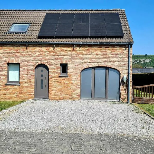 Gîte au 14 - au calme avec jardin , proche de Dinant, hotel i Anhée