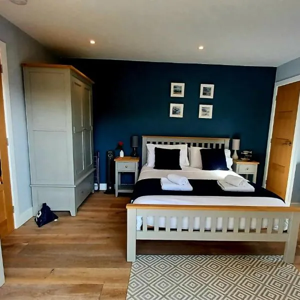 Stylish coastal retreat in St Ives with parking, hotel a St Ives