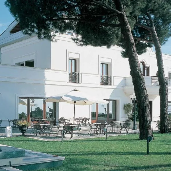 LH Hotel Domus Caesari, hotel sa Ciampino