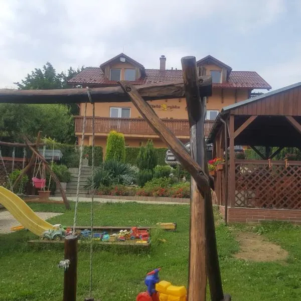 Apartmán Zlatá rybka, hotel din Podhájska