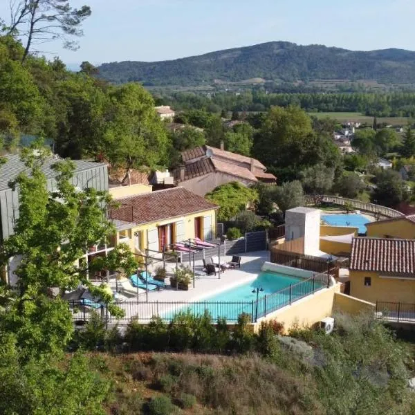 Gîtes Le Bouzet, hotel en Salavas