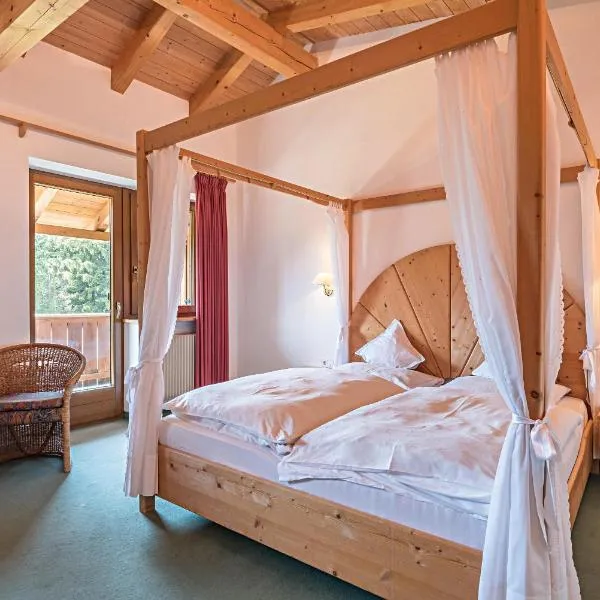 Ferienparadies Sabina Zirbel, hotel en Alpe di Siusi