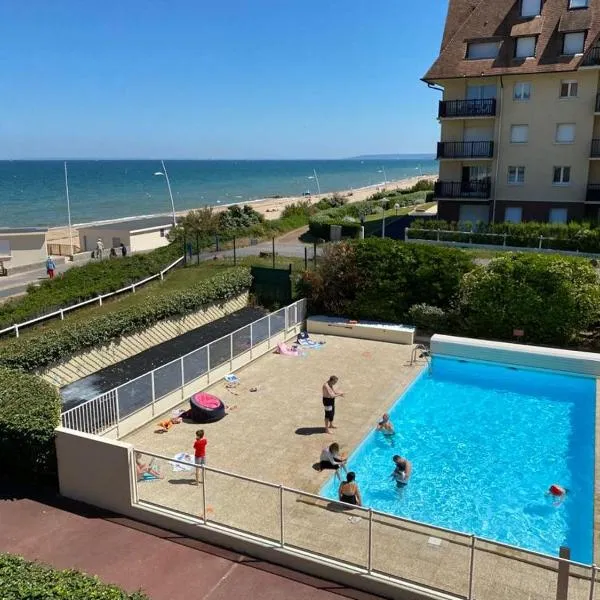 Appartement 3 pièces, vue sur mer piscine tennis proche thalasso, готель у місті Кабур