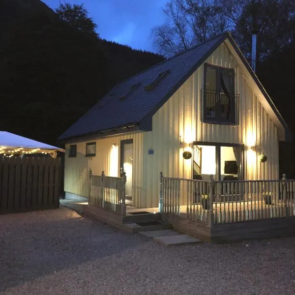 Bluebell Cottage with Hot Tub, hotel Fort Williamban