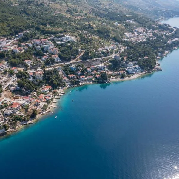 Apartments Drago Kovačić, hotel v Omišu