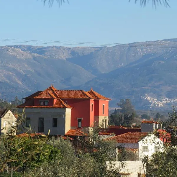 Solar dos Alperces - Serra da Estrela - Turismo de Aldeia, hotell i Oliveira do Hospital