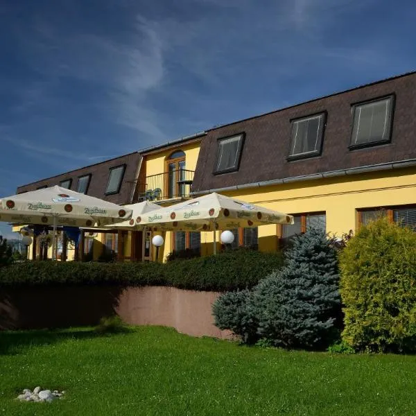 Penzion Agrothermal, hôtel à Bešeňová