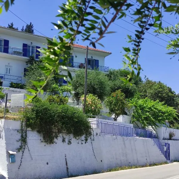 Blue and White Apartments, hotel Beníceszben