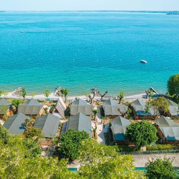 Camping Village Riva Blu โรงแรมในเปสเคียรา เดล การ์ดา